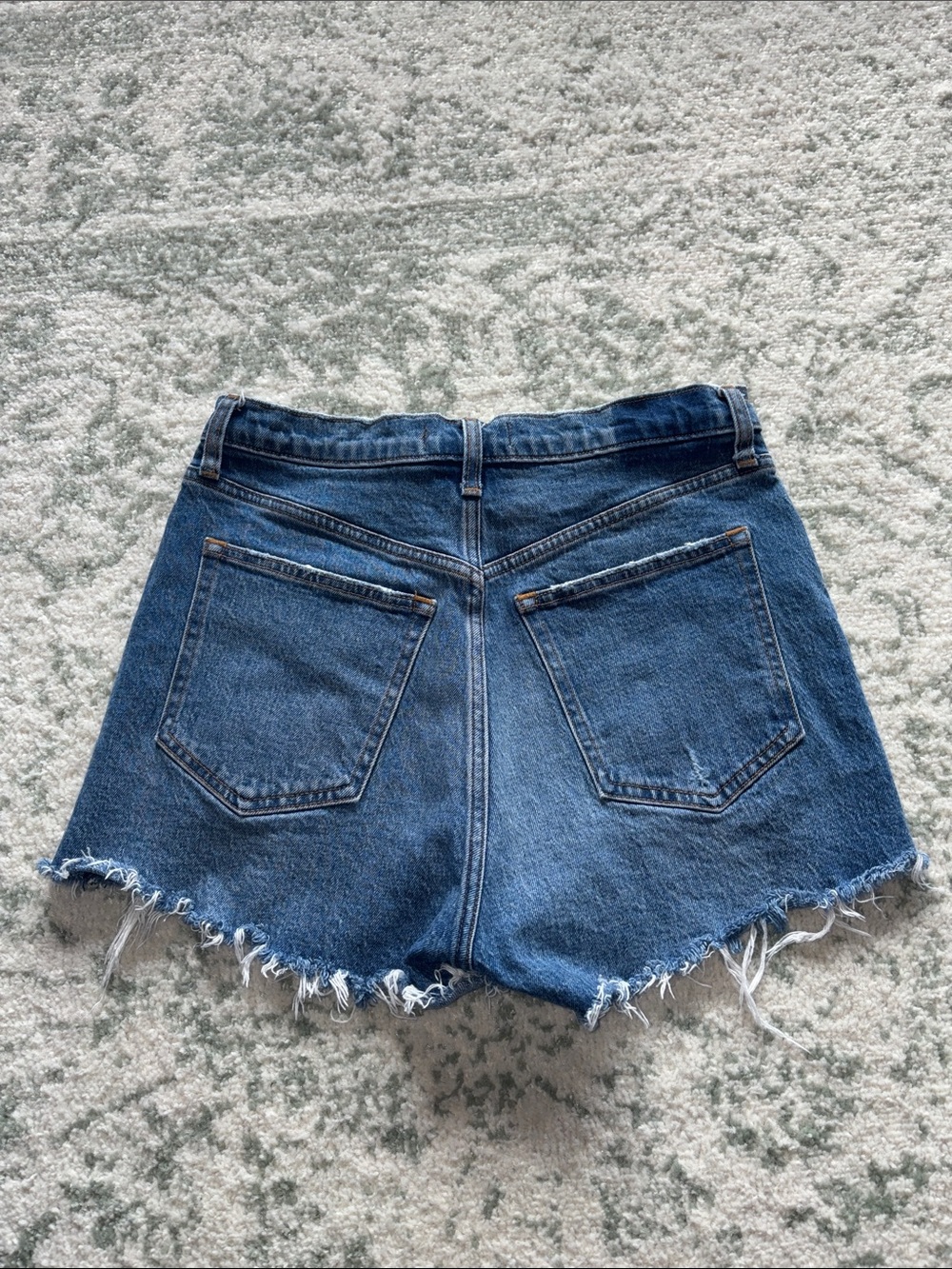 Abercrombie & Fitch High-Waist Distressed Denim Shorts - Blue size 29 CurveLove - Picture 2 of 3